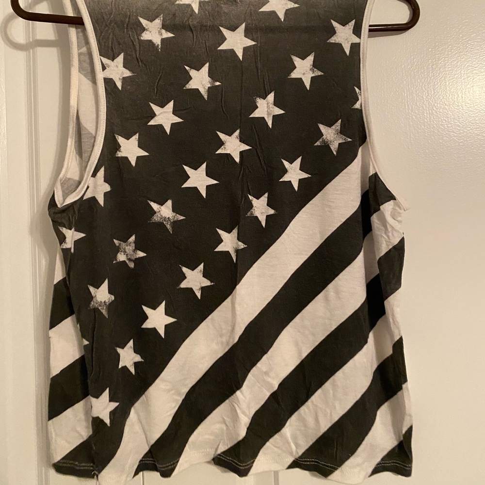 Cropped Tank - Picture 2 of 3